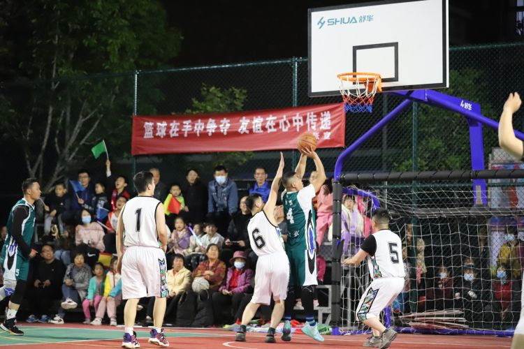 球的中坚